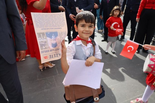 Cumhuriyetimizin 102. yılı etkinlikleri kapsamında, Avanos Mutlu Çocuk Anaokulu tarafından Cumhuriyet Korteji Yürüyüşü ve Çocuk Şenliği etkinliği düzenlendi.