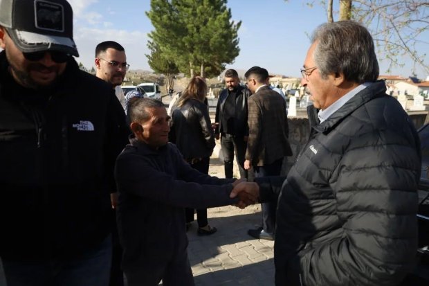TBMM MHP Grup Başkan Vekili ve Nevşehir Milletvekilimiz Sayın Prof. Dr. Filiz Kılıç ve Belediye Başkanımız Sayın Mustafa Kenan Sarıtaş arefe günü kabir ziyaretlerinde bulundular.