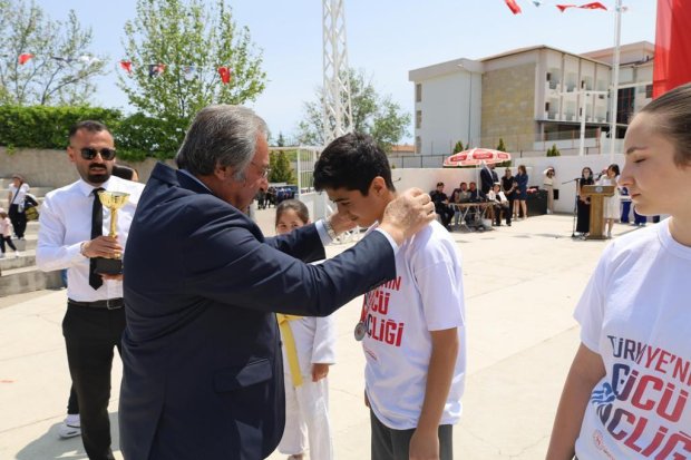 19 Mayıs Atatürk’ü Anma, Gençlik ve Spor Bayramı Coşkuyla Kutlandı