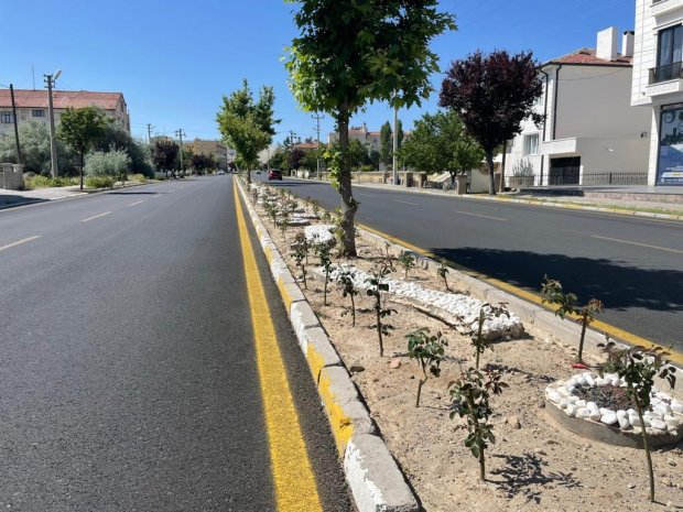 Belediye Başkanımız Sayın Mustafa Kenan Sarıtaş, belediyemiz tarafından ilçemiz genelinde yürütülen altyapı ve çevre düzenleme çalışmalarını sahada yerinde inceledi.