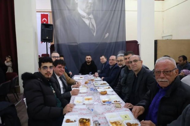 Ramazan ayı münasebetiyle organize edilen iftar yemeğinde, vatandaşlarımızla buluştuk.