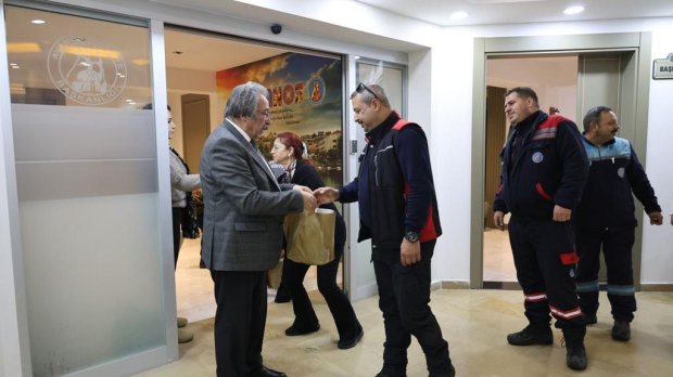 BELEDİYE BAŞKANIMIZ PERSONELLERİMİZİN YENİ YILINI KUTLADI