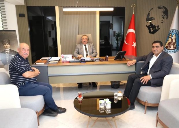 Tatlarin Belediye Başkanı Sn. Ercan Selvi, Belediye Başkanımız Sn. Mustafa Kenan Sarıtaş’ı makamında ziyaret etti