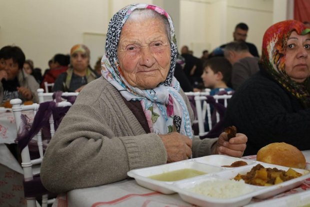 Ramazan ayı münasebetiyle organize edilen iftar yemeğinde, vatandaşlarımızla buluştuk.