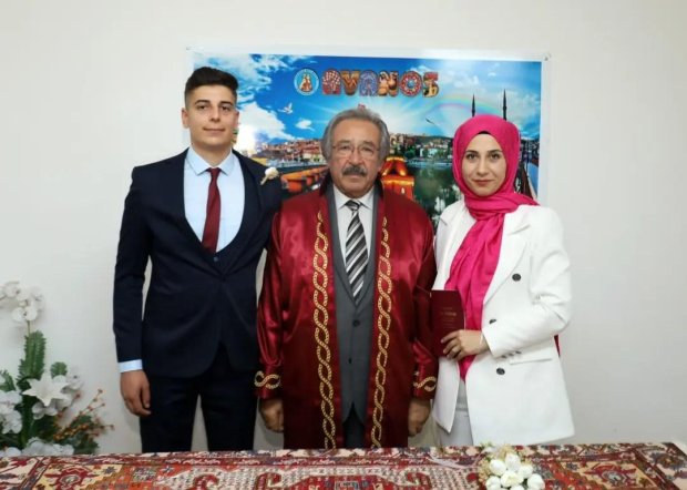 Belediye Başkanımız Genç Çiftin Nikahını Kıydı