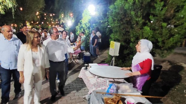 Nevşehir Milletvekilimiz Sn. Prof. Dr. Filiz Kılıç, Belediye Başkanımız ile birlikte Avanos Geleneksel Halk Panayırını ve Kadın Emek Stantlarını ziyaret etti.