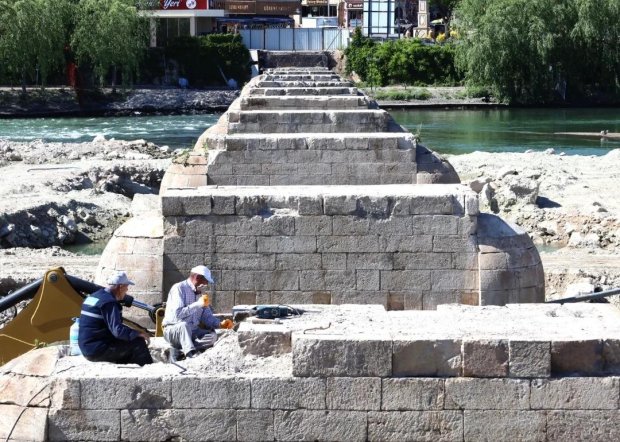 Taş Köprü Restorasyon Süreci Yeniden Başladı