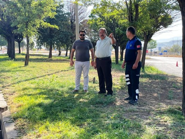Belediye Başkanımız Sayın Mustafa Kenan Sarıtaş, İnönü Caddesi’nde sıcak asfalt çalışmalarının startını verdi.
