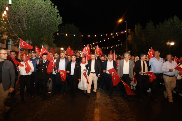 15 TEMMUZ DEMOKRASİ VE MİLLÎ BİRLİK GÜNÜ, İLÇEMİZDE BÜYÜK BİR COŞKU VE ANLAM YÜKLÜ BİR PROGRAMLA ANILDI
