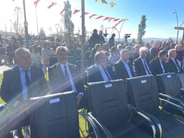 Belediye Başkanımız Mustafa Kenan Sarıtaş Nevşehir Belediyesi tarafından yapımı gerçekleştirilen 'Kahveci Dağı Konaklamalı Orman Parkı' nın açılış törenine katıldı.