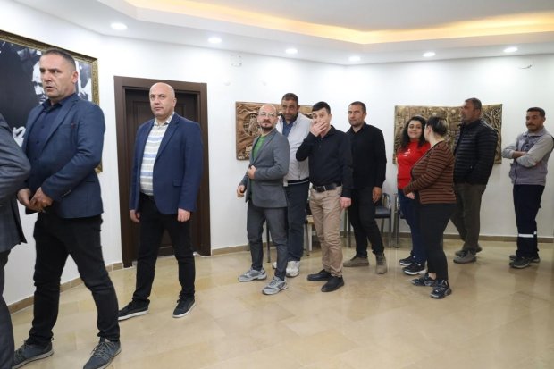 Belediye Başkanımız Sn. Mustafa Kenan Sarıtaş, Ramazan Bayramı dolayısı ile belediye binasında ve diğer hizmet birimlerinde görev yapan personellerimizle bayramlaştı.