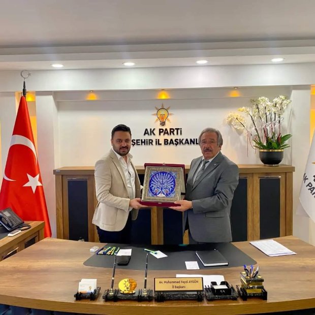 Belediye Başkanımız Mustafa Kenan Sarıtaş yeni atanan Ak parti Nevşehir İl Başkanı Muhammed Feyzi Aygün'e hayırlı olsun ziyaretinde bulundu.