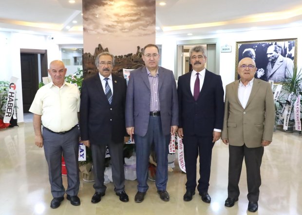 Eski Başkan Dr. Mustafa Körükcü Başkanımız Sn. Mustafa Kenan Sarıtaş’ı Ziyaret Etti.