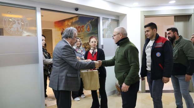 BELEDİYE BAŞKANIMIZ PERSONELLERİMİZİN YENİ YILINI KUTLADI