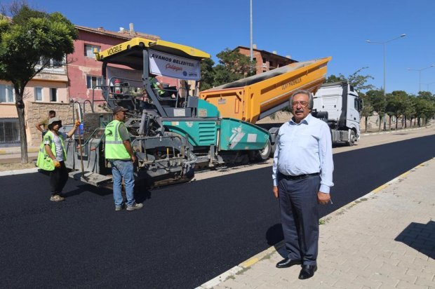“Avanos’un Çehresini Değiştiren Hizmet: İnönü Caddesi’nde BSK Sıcak Asfalt Atımı Başladı”