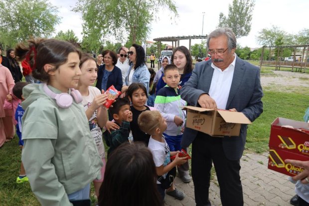 Kapadokya At ve Atçılık Kültür Festivali kapsamında çocuklara yönelik Pony Clup midilli atlarıyla ata binme deneyim etkinliği gerçekleştirildi.