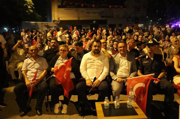 15 Temmuz Demokrasi ve Millî Birlik Günü, ilçemizde büyük bir coşku ve anlam yüklü bir programla anıldı.