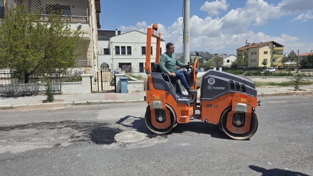 HAVALARIN MÜSAİT OLMASIYLA BİRLİKTE YOL TAMİRAT VE ONARIM ÇALIŞMALARI İÇİN HAREKETE GEÇİLDİ