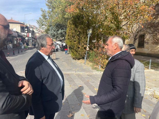 Belediye Başkanımız Sayın Mustafa Kenan Sarıtaş, belediyemiz tarafından yürütülen ağaç dikim çalışmalarını yerinde inceledi.