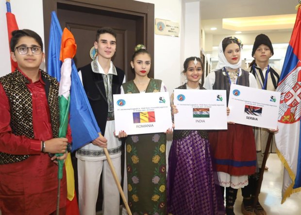 Uluslararası Avanos-Kapadokya Dünya Halk Dansları Festivaline Katılan Ülkelerin Dans Grupları Belediye Başkanımızı Ziyaret Etti