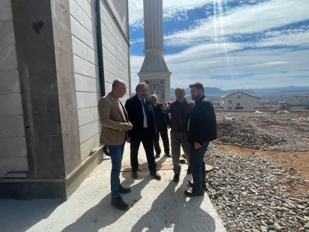 Belediye Başkanımız Sn. Mustafa Kenan Sarıtaş, yapımı tamamlanmak üzere olan Avanos TOKİ Konutları Camii’ni ziyaret ederek incelemelerde bulundu.