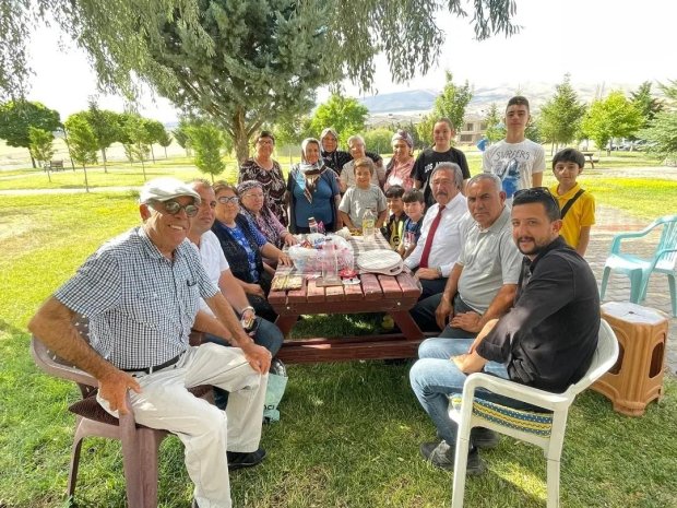 Avanos’umuzun değerli sakinleri ile güzel havayı değerlendirip, sohbetler ettik.
