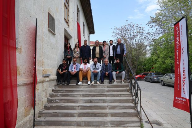KAPADOKYA BİENALİ, DÜNYANIN DÖRT BİR YANINDAN SANAT ESERLERİNİ AVANOS’TA BULUŞTURDU