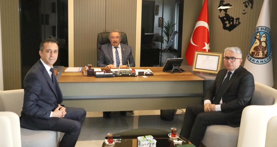 Ziraat Bankası Kırşehir Bölge Müdürü ve Avanos Şube Müdürü Belediye Başkanımız Sn. Mustafa Kenan Sarıtaş’a hayırlı olsun ziyaretinde bulundular