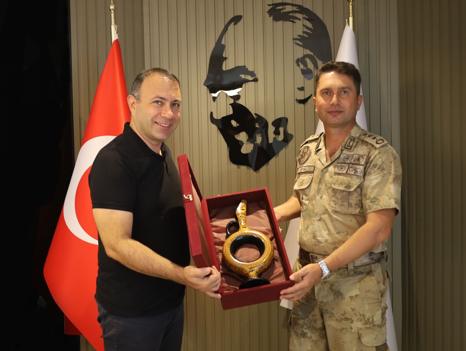 Nevşehir JAKEM Komutanı J. Albay İlyas Uysal Belediye Başkanımızı makamında ziyaret etti.